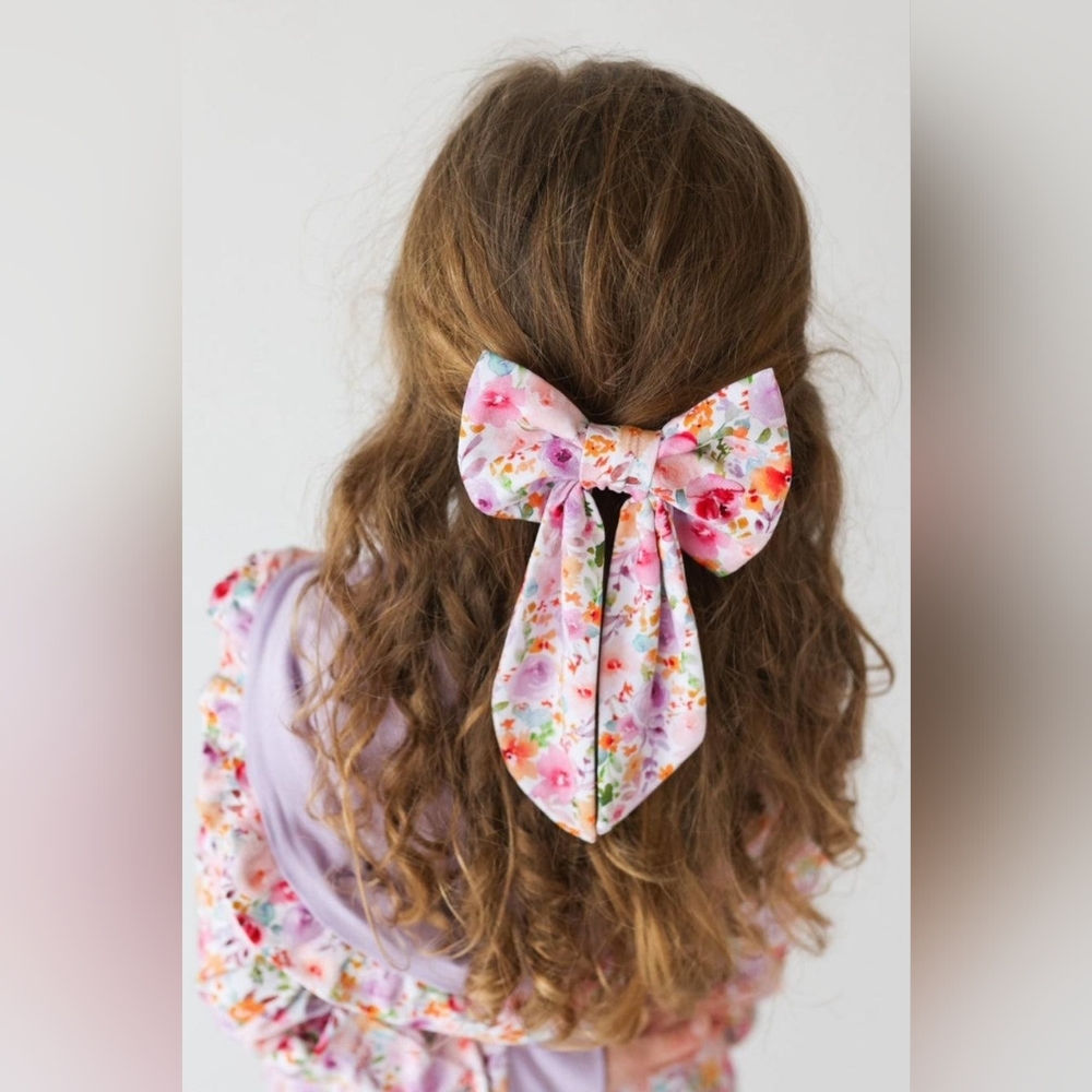 NWOT Bamboo Flower Garden - Large Girls Hair Bow- Feminine, Whimsical, Floral